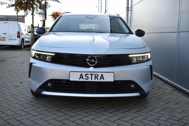 Opel ASTRA Sports Tourer 1.2 Turbo Edition NAVI / CAMERA / PDC