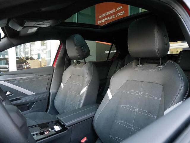 Opel ASTRA 1.2 Turbo Hybrid GS | Uit voorraad leverbaar! | Panorama dak | LED matrix | 18'' lichtmetalen velgen | Alcantara bekleding | Head up display | Automaat
