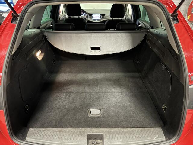 Opel ASTRA Sports Tourer 1.4 Business+