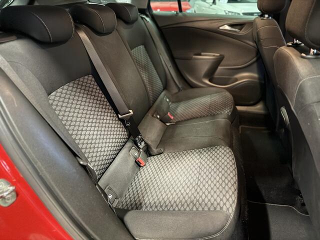 Opel ASTRA Sports Tourer 1.4 Business+