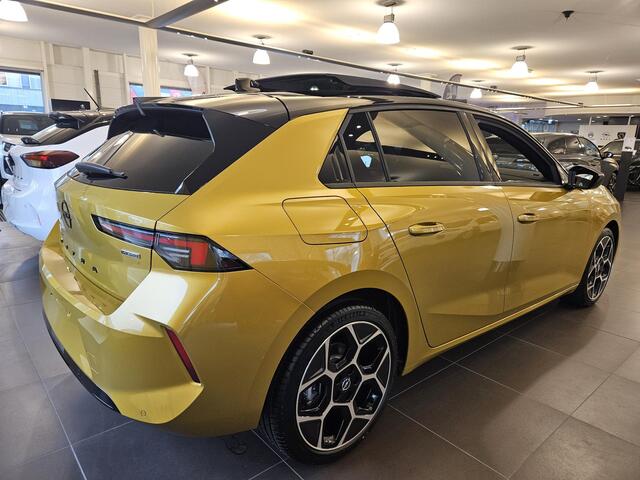 Opel ASTRA 1.2 Turbo Hybrid Ultimate | VOORRAAD | Schuif/kantel dak | Adaptive Cruise Control | Verwarmde voorruit | Stoelverwarming | 360° Camera | VOL OPTIES