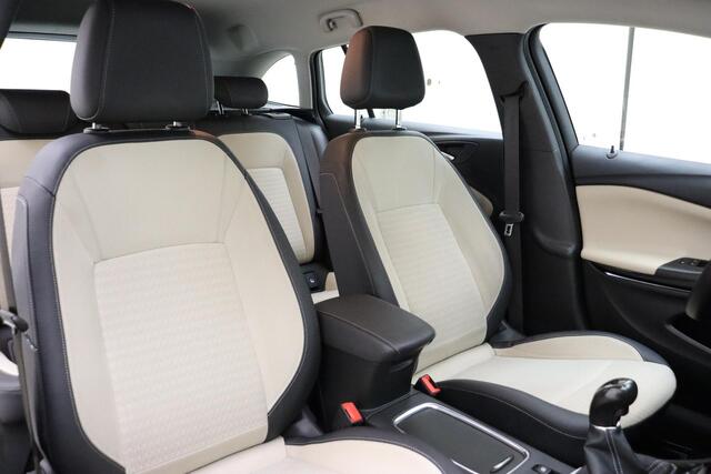 Opel ASTRA Sports Tourer 1.0 Business Executive 105pk | Navigatie | Climate Control | Elektrische Achterklep | Keylesse Entry en Start | Parkeersensoren