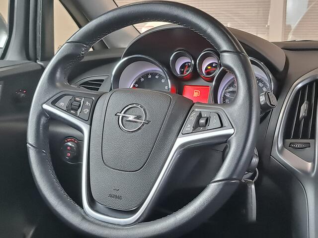 Opel ASTRA Sports Tourer 1.4 Turbo Blitz + NAVI
