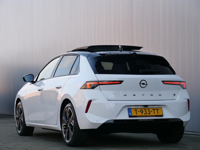 Opel ASTRA Electric 54 kWh GS 157pk Automaat Head Up / Schuifdak / Winterpakket / 360 Camera