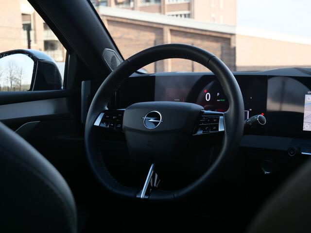 Opel ASTRA Electric 54 kWh GS 157pk Automaat Head Up / Schuifdak / Winterpakket / 360 Camera