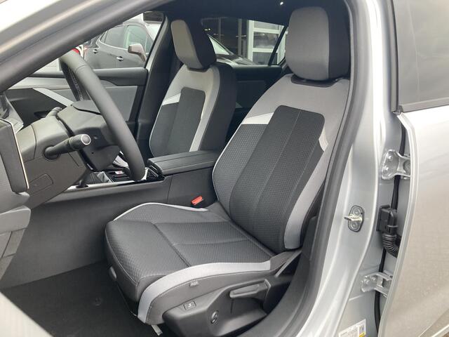 Opel ASTRA Sports Tourer 1.2 Turbo Edition 110 pk | Navigatie | Climate control | Achteruitrijcamera | Verwarmde voorstoelen + Stuurwiel |