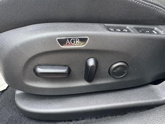 Opel ASTRA 1.2 Launch Elegance | Extra Set Winterwielen | Afneembare Trekhaak | Keyless Entry | Leder | Elek. Stoelen | Enz...