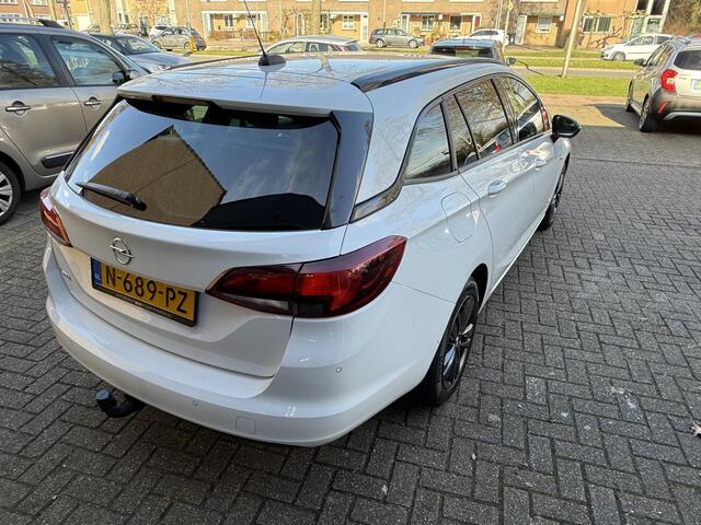Opel ASTRA Sports Tourer 1.2 Design & Tech / Airco/ Navigatie/ Apple carplay/ Cruise/ Camera/ PDC/ LMV/ Trekhaak