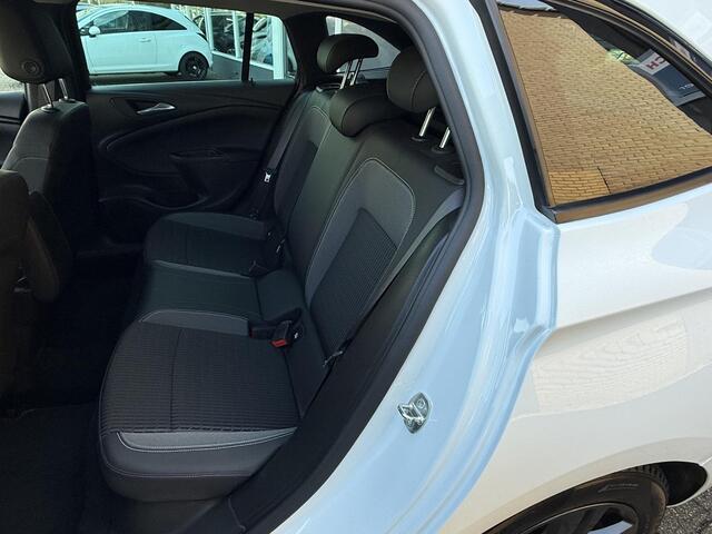 Opel ASTRA Sports Tourer 1.2 Design & Tech / Airco/ Navigatie/ Apple carplay/ Cruise/ Camera/ PDC/ LMV/ Trekhaak
