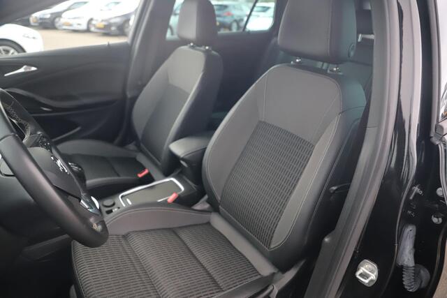 Opel ASTRA Sports Tourer 1.2 Elegance 146PK Keyless 16 inch LMV Navigatie Carplay Android Sportstoelen Clima Cruise Achteruitrijcamera Rijstrooksensor