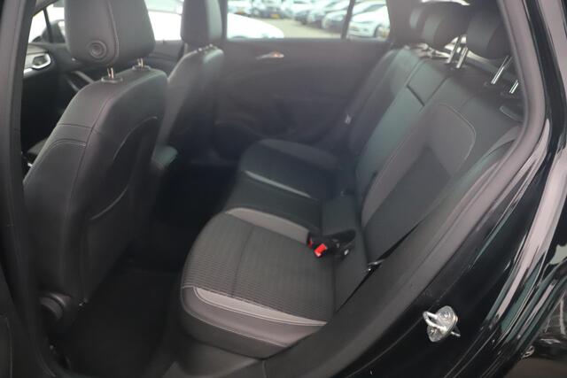 Opel ASTRA Sports Tourer 1.2 Elegance 146PK Keyless 16 inch LMV Navigatie Carplay Android Sportstoelen Clima Cruise Achteruitrijcamera Rijstrooksensor