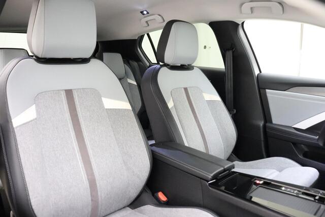 Opel ASTRA 1.2 GS Line 130 PK Automaat | Navigatie | Climate control | Keyless | Lichtmetalen velgen | Camera | Getint glas | Cruise control | Parkeersensoren
