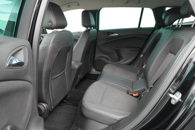 Opel ASTRA Sports Tourer BWJ 11-2019 | 1.4 Turbo 150PK Innovation AUTOMAAT | CLIMA | NAVI | CAMERA A | CARPLAY | PRIVACY GLASS | SPORTSTOELEN