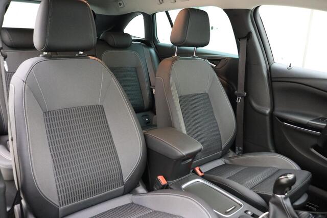 Opel ASTRA Sports Tourer 1.2 Elegance 110pk | Navigatie | Climate Control | Camera | LED Verlichting | AGR Stoelen | Sensoren Rondom | 1e Eigenaar | Weinig Kilometers