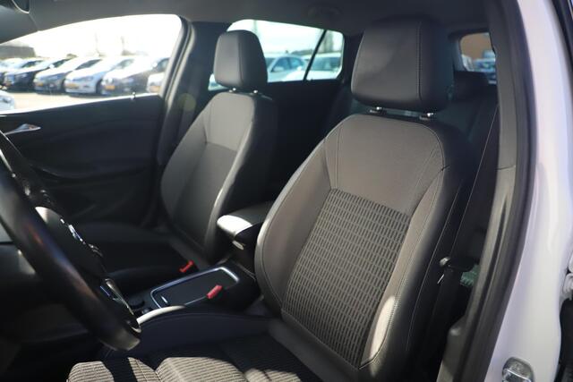 Opel ASTRA Sports Tourer 1.2 Design & Tech 110PK Trekhaak 16 inch Navigatie Achteruitrijcamera Carplay Android Parkeersensor Clima Cruise Lane Assist