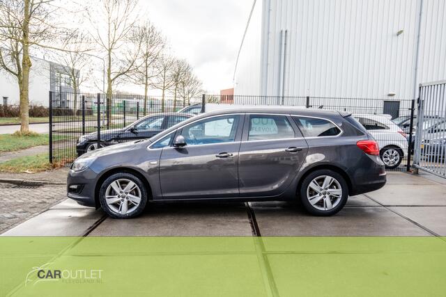 Opel ASTRA Sports Tourer 1.6 CDTi Business + Mooie astra Staionwagen diesel met Trekhaak Lage kilometerstand origineel NAP Nieuwe APK, Grote onderhoudsbeurt. Navi ,Trekhaak