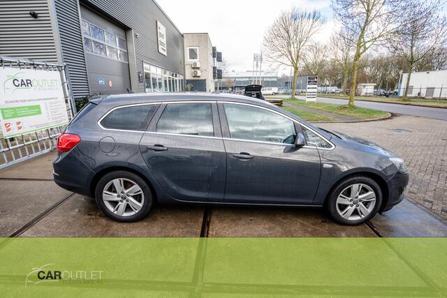 Opel ASTRA Sports Tourer 1.6 CDTi Business + Mooie astra Staionwagen diesel met Trekhaak Lage kilometerstand origineel NAP Nieuwe APK, Grote onderhoudsbeurt. Navi ,Trekhaak