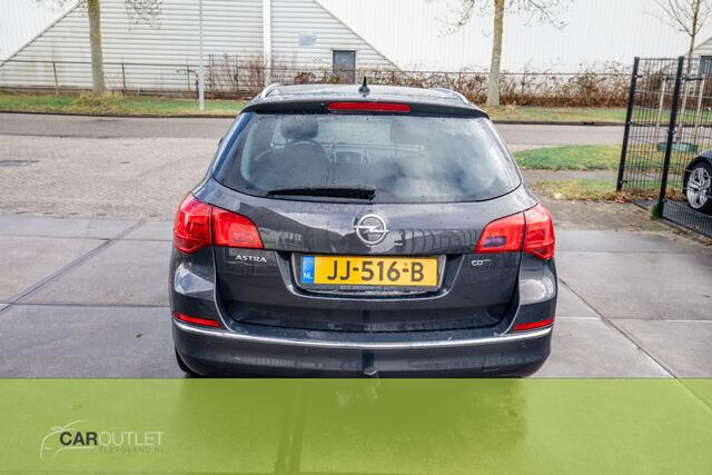Opel ASTRA Sports Tourer 1.6 CDTi Business + Mooie astra Staionwagen diesel met Trekhaak Lage kilometerstand origineel NAP Nieuwe APK, Grote onderhoudsbeurt. Navi ,Trekhaak