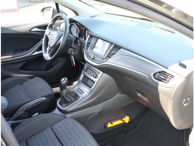 Opel ASTRA Wagon 105pk Turbo 120 Jaar Edition | 1ste eigenaar | AGR stoelen | Climate | Parkeersensoren | Navigatie