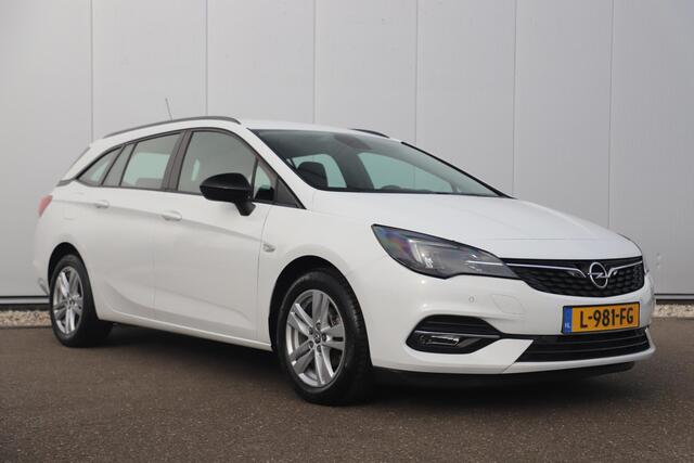 Opel ASTRA Sports Tourer 1.4 Edition 146PK Automaat Navigatie Achteruitrijcamera Airco Cruise 16 inch LMV Parkeersensor