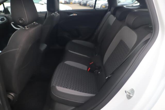 Opel ASTRA Sports Tourer 1.4 Edition 146PK Automaat Navigatie Achteruitrijcamera Airco Cruise 16 inch LMV Parkeersensor