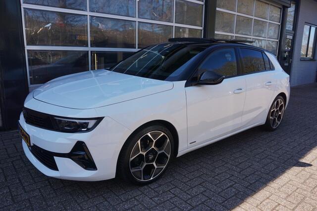 Opel ASTRA 1.2 Ultimate pano/navi/camera!