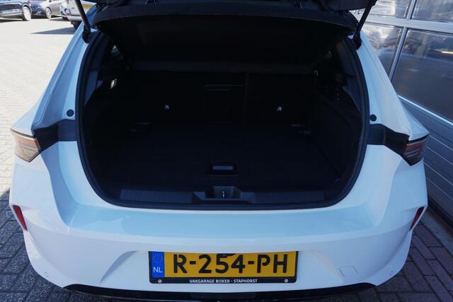 Opel ASTRA 1.2 Ultimate pano/navi/camera!