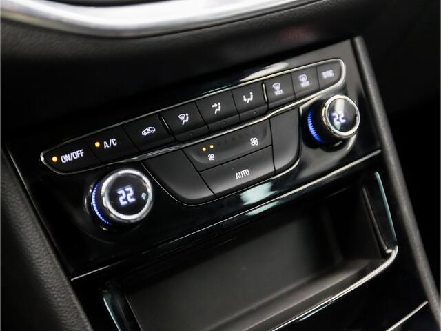 Opel ASTRA Sports Tourer 1.2 Sport (APPLE CARPLAY, NAVIGATIE, CAMERA, LED KOPLAMPEN, LEDER, SPORTSTOELEN, GETINT GLAS, PARKEERSENSOREN, DAB+, NIEUWSTAAT)
