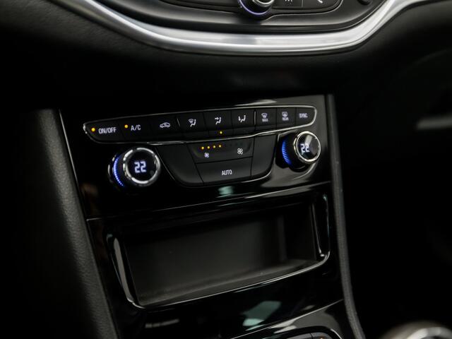Opel ASTRA Sports Tourer 1.2 Sport (APPLE CARPLAY, NAVIGATIE, CAMERA, CLIMATE, LEDER, DAB+, SPORTSTOELEN, LED KOPLAMPEN, PARKEERSENSOREN, NIEUWE APK, NIEUWSTAAT)