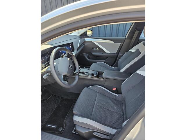 Opel ASTRA Sports Tourer 1.2 Turbo Hybrid Edition