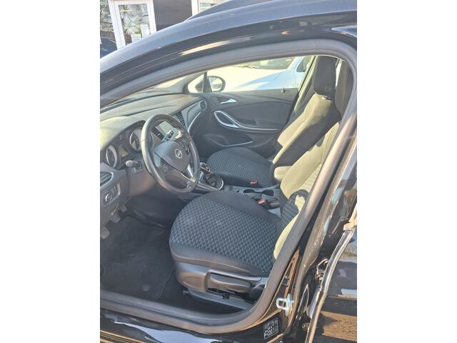 Opel ASTRA Sports Tourer 1.0 Business / CLIMA/ NAVI / PDC V+A/ENZ....
