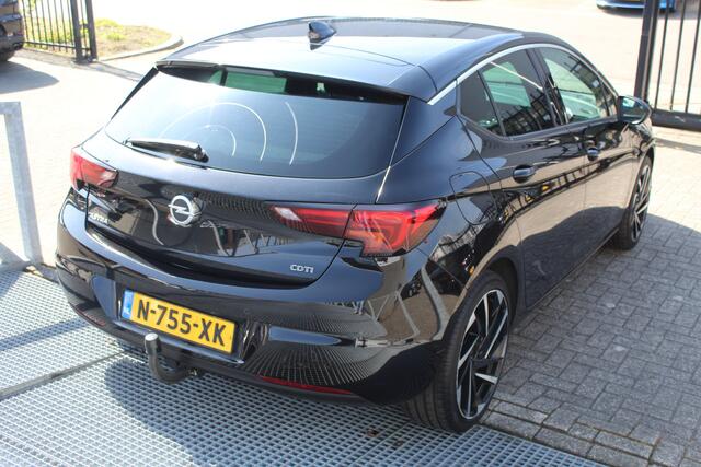 Opel ASTRA 1.6 CDTI Business Executive AUTOMAAT/Navigatie/Cruise control/Stoelverwarming/Stuurverwarming/Climate control/Lane control/Trekhaak/Parkeersensoren/LED koplampen/18'' Lichtmetalen velgen/Bluetooth/Multifunctioneel stuurwiel/Spraakbediening/Elektrische ram
