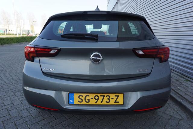 Opel ASTRA 1.4 Innovation Navi / Led / Afn. trekhaak / Camera / Cruise / Lm velgen