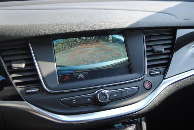 Opel ASTRA Sports Tourer 1.2 Design & Tech Navigatie, Telefoon, Parkeer sensoren
