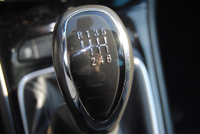 Opel ASTRA Sports Tourer 1.2 Design & Tech Navigatie, Telefoon, Parkeer sensoren