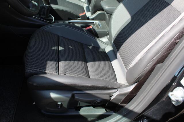 Opel ASTRA Sports Tourer 1.2-110pk Elegance. Ruime, sportieve, luxe en degelijke gezinswagen ! Autm. airco, stoel- en stuurwiel verw., LED verl., camera, parkeersens. v+a, metallic lak, LM wielen, Apple carplay/Android auto, navigatie, telefoonvoorb., cruise cntrl e