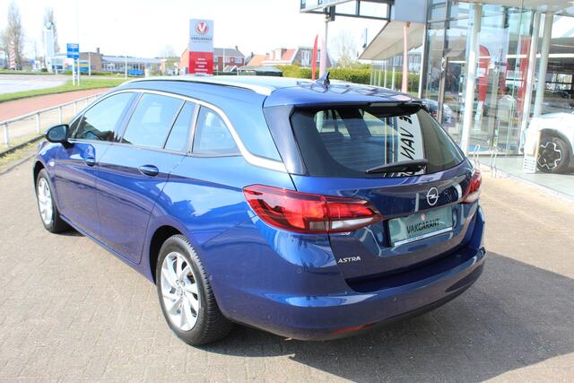 Opel ASTRA Sports Tourer 1.2 110pk Elegance Climate control , Camera , Cruise control , Stoel en stuur verwarming Bluetooth , LED dagrijverlichting ,