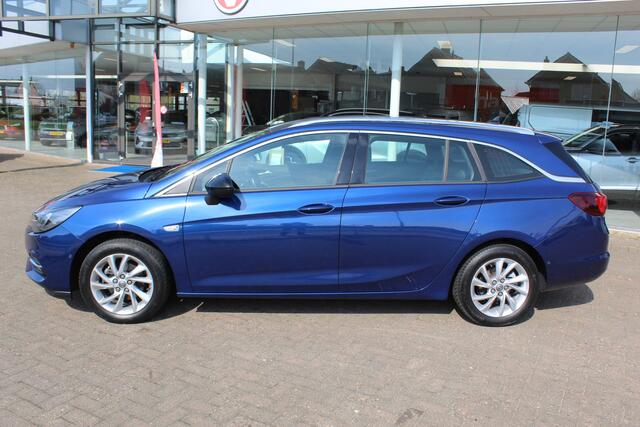 Opel ASTRA Sports Tourer 1.2 110pk Elegance Climate control , Camera , Cruise control , Stoel en stuur verwarming Bluetooth , LED dagrijverlichting ,