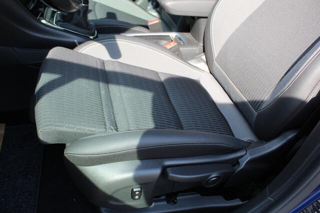 Opel ASTRA Sports Tourer 1.2 110pk Elegance Climate control , Camera , Cruise control , Stoel en stuur verwarming Bluetooth , LED dagrijverlichting ,