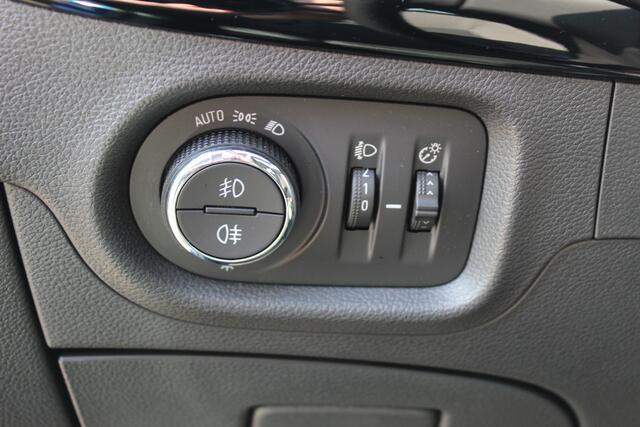 Opel ASTRA Sports Tourer 1.2 110pk Elegance Climate control , Camera , Cruise control , Stoel en stuur verwarming Bluetooth , LED dagrijverlichting ,