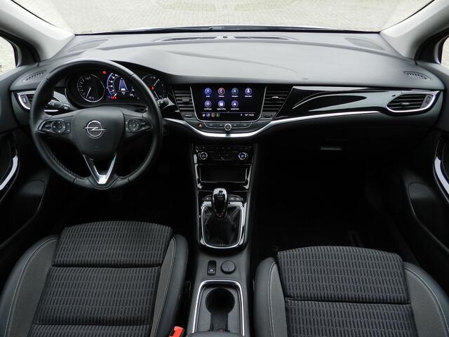 Opel ASTRA Sports Tourer 1.2 Elegance Trekhaak - Park Camera - Park sens. V & A - Apple Carplay - LED koplampen - Dodehoekdetectie - Automatisch grootlicht
