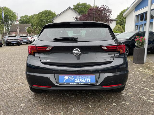 Opel ASTRA 1.4 Innovation | Navigatie, Cruise controle, Lederenbekleding best. stoel elektrisch verstelbaar, Stuur verwarming, Stoelverwarming en ventilatie, Camera