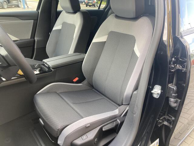 Opel ASTRA Sports Tourer 1.2 Turbo Hybrid Business Edition 145 pk | Navigatie | Achteruitrijcamera | Parkeersensoren | 17" lichtmetalen velgen | Keyless Entry + Start | Cruise control adaptief |