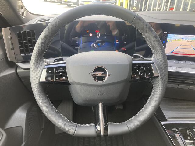 Opel ASTRA Sports Tourer 1.2 Turbo Hybrid Business Edition 145 pk | Navigatie | Achteruitrijcamera | Parkeersensoren | 17" lichtmetalen velgen | Keyless Entry + Start | Cruise control adaptief |