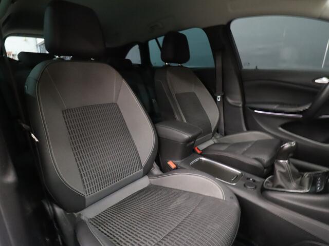 Opel ASTRA Sports Tourer 1.2 Design & Tech [CAMERA, PARKEERSENSOR V+A, DODE HOEK DETECTIE, BLUETOOTH, CLIMATE, CRUISE, NIEUWSTAAT]