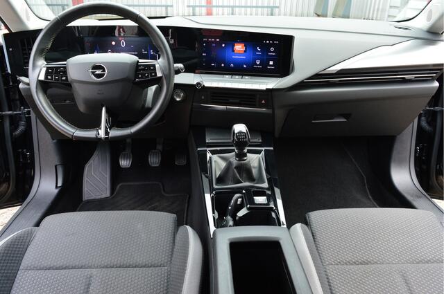 Opel ASTRA 1.2 Edition O.a: Clima, Navi, Carplay, Cruise, DAB, PDC, Rijklaar, Etc. All-in prijs!