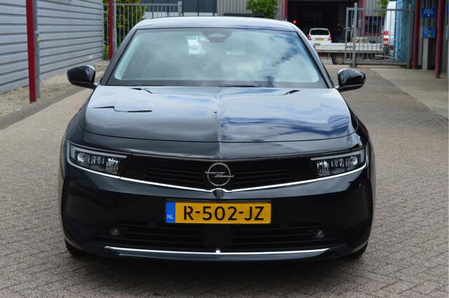 Opel ASTRA 1.2 Edition O.a: Clima, Navi, Carplay, Cruise, DAB, PDC, Rijklaar, Etc. All-in prijs!