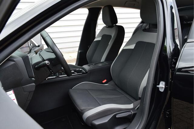 Opel ASTRA 1.2 Edition O.a: Clima, Navi, Carplay, Cruise, DAB, PDC, Rijklaar, Etc. All-in prijs!