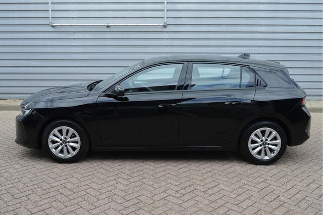 Opel ASTRA 1.2 Edition O.a: Clima, Navi, Carplay, Cruise, DAB, PDC, Rijklaar, Etc. All-in prijs!