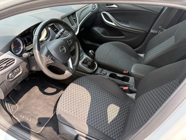 Opel ASTRA Sports Tourer 1.2 Edition / AIRCO / NAVI / CRUISE / 135dkm! NAP! / INCL BTW